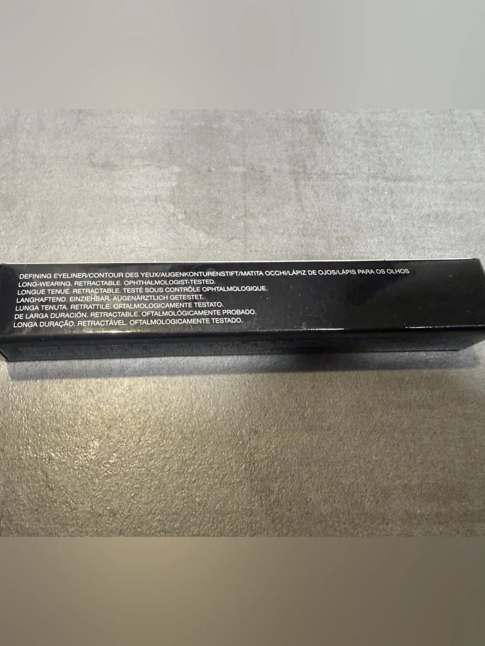 Deep Black Defining Eyeliner - Black